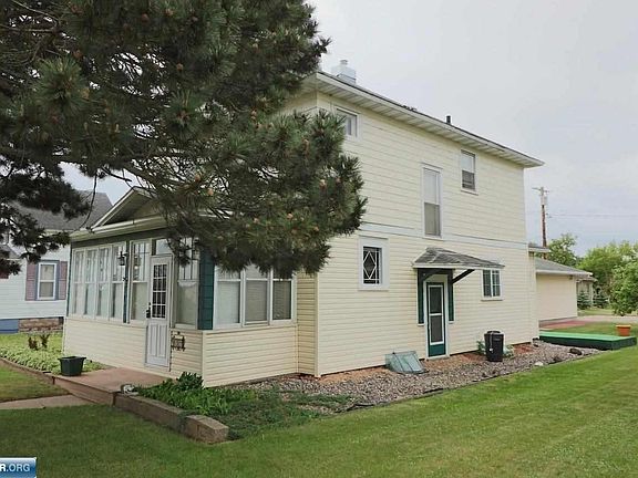3rd image of 127 5th Ave S