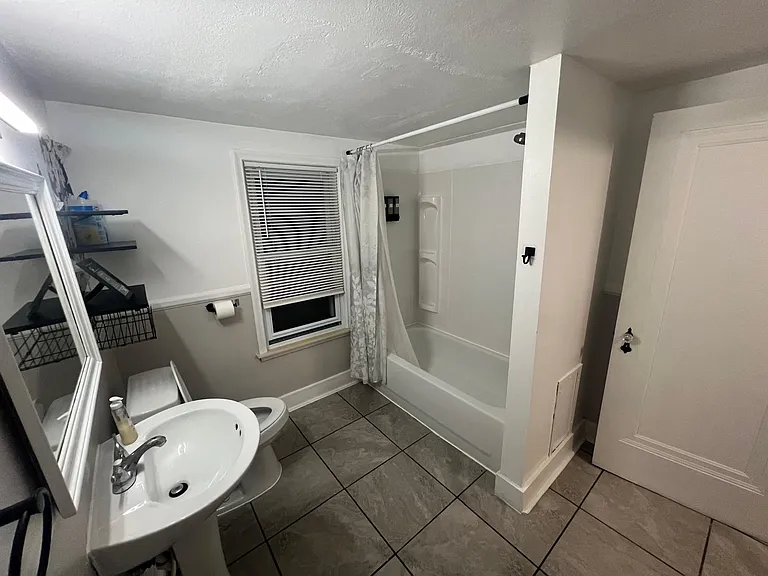 21540 Olmstead St — Photo 19