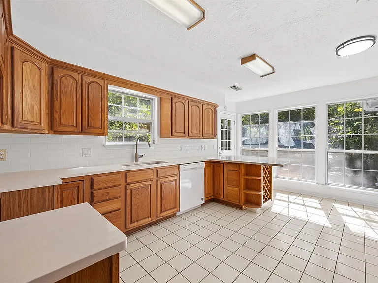 12 Dewthread Ct — Photo 5