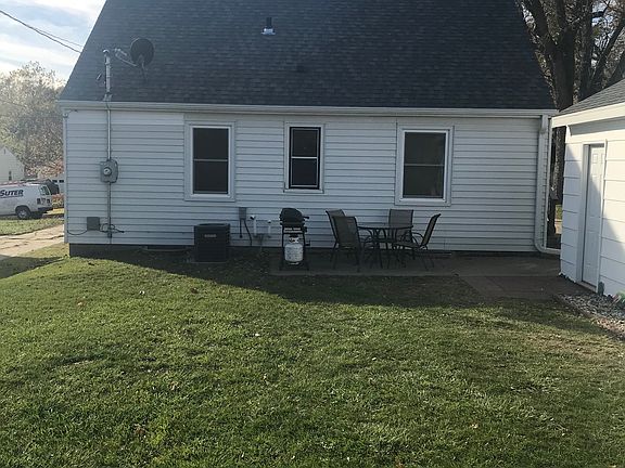 3rd image of 2916 S Coral St