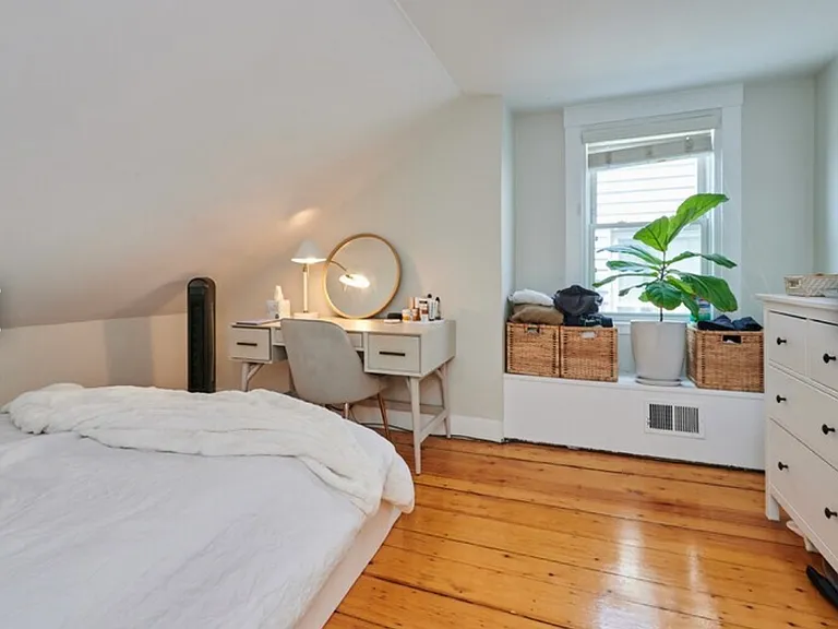 37 G St — Photo 8