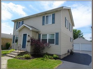 100 Beverly Dr, Depew, NY 14043
