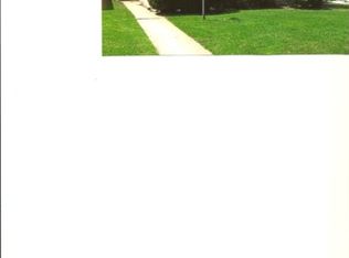 8252 Springfield Ave, Skokie, IL 60076