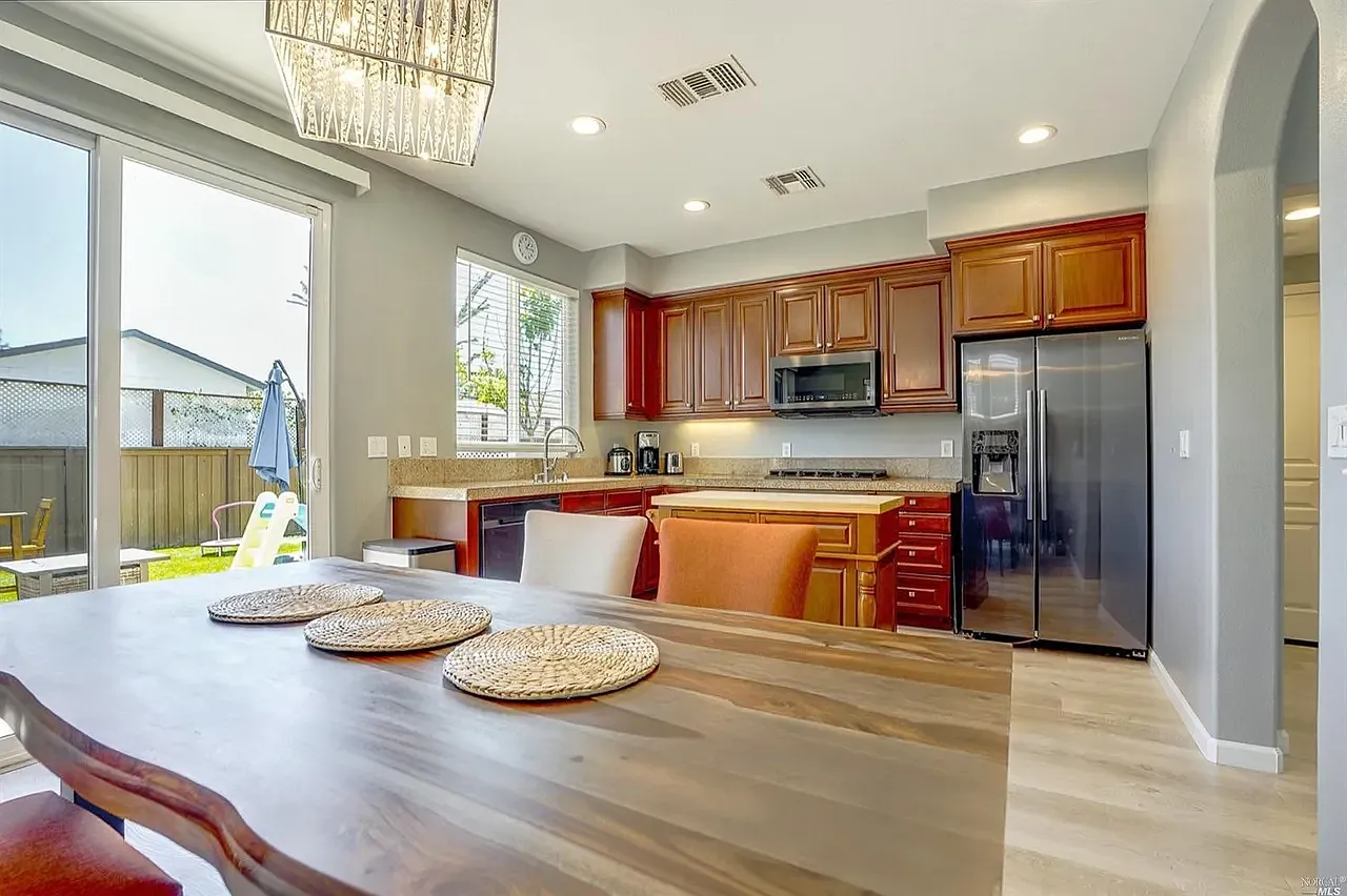 Aston Cir, Santa Rosa — Photo 4