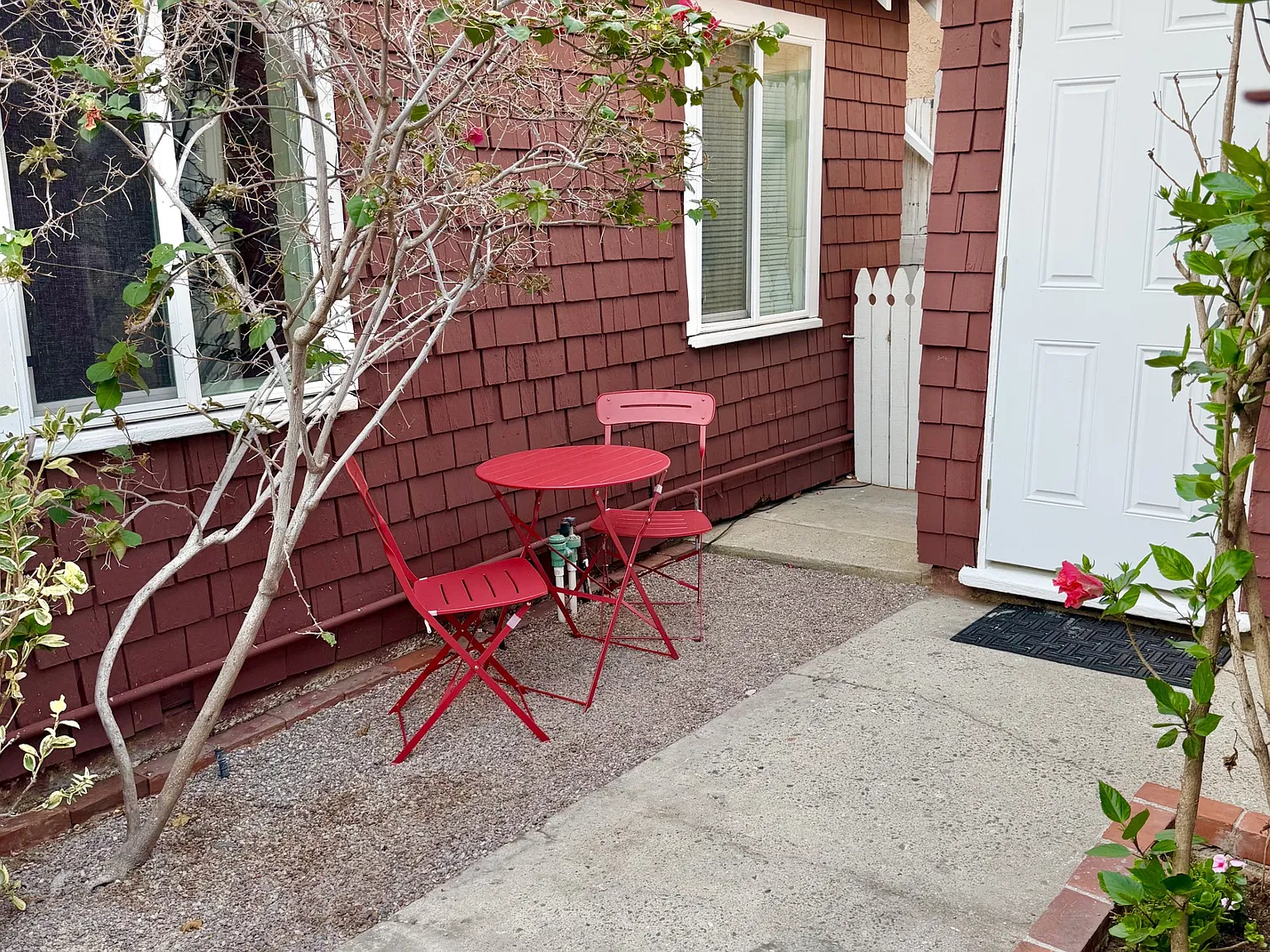 Studio, 150 sqft, $1,850 — Photo 4