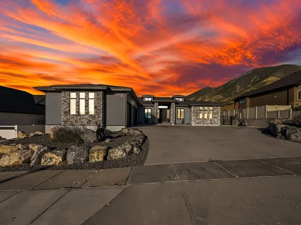365 S Canyon Overlook Dr, Tooele, UT 84074