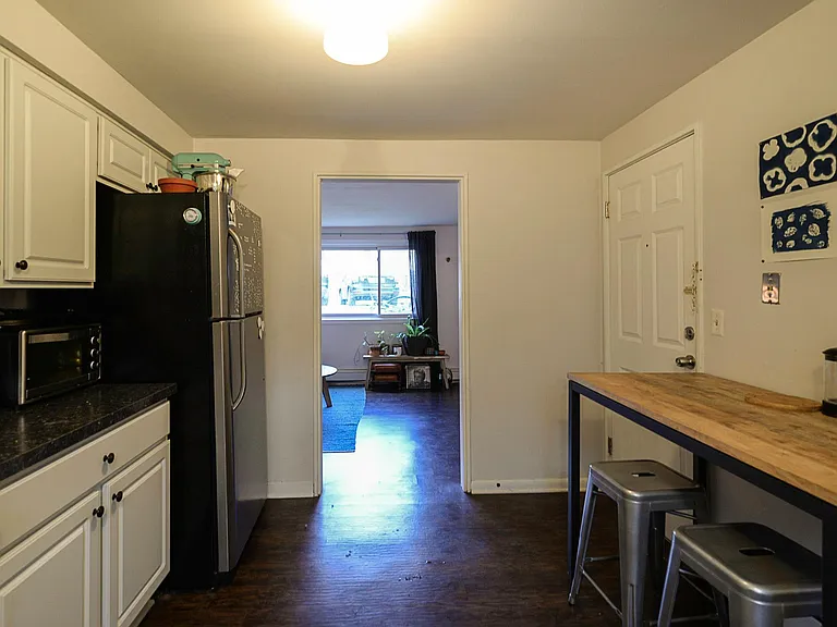 1800 Abbott Ave #2 — Photo 4