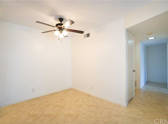 Breakfast nook with ceiling fan