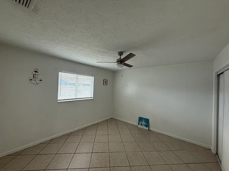 912 SE 13th St #3 — Photo 13