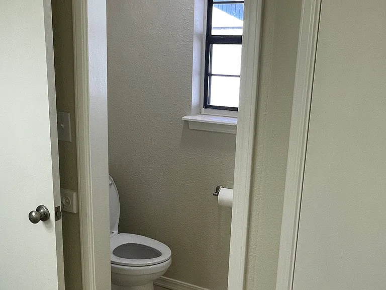2215 Hunters Gln — Photo 23