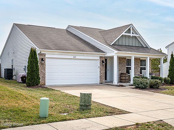 3rd image of 600 Birchwood Cir