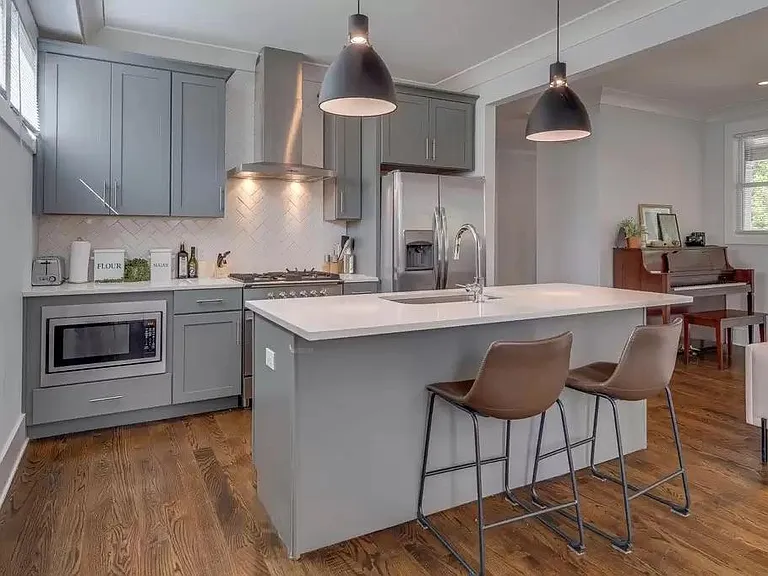 1011B S Douglas Ave — Photo 4