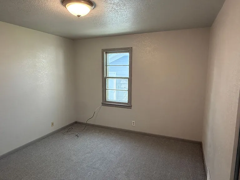 410 Quincy St — Photo 10