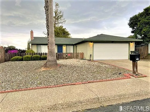 2226 Meredith Way photo 1