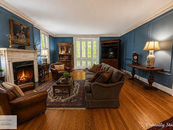 5th image of 285 Hawthorne Dr