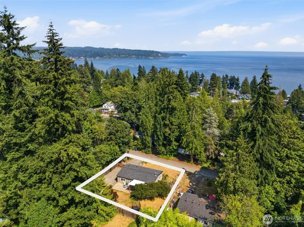 18689 2nd Avenue NE, Suquamish, WA 98392