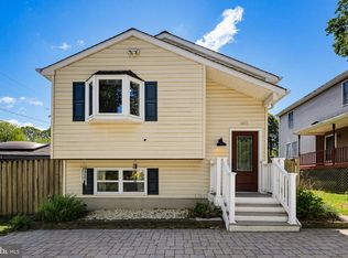601 Center Dr, Severna Park, MD 21146