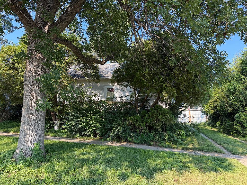 1st image of 402 4th St