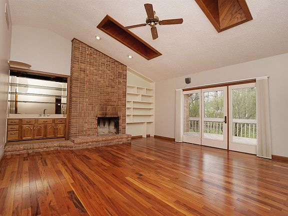5th image of 6226 Tanglewood Dr
