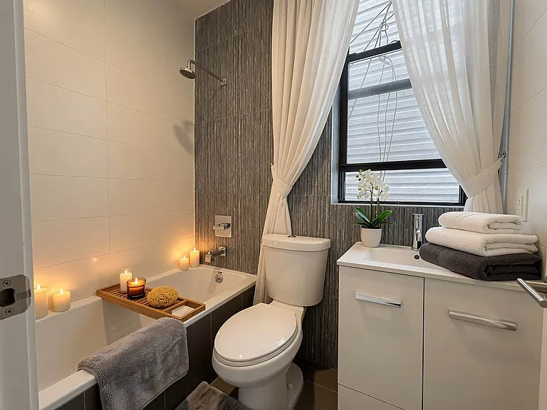 22 Catherine St #2L — Photo 6