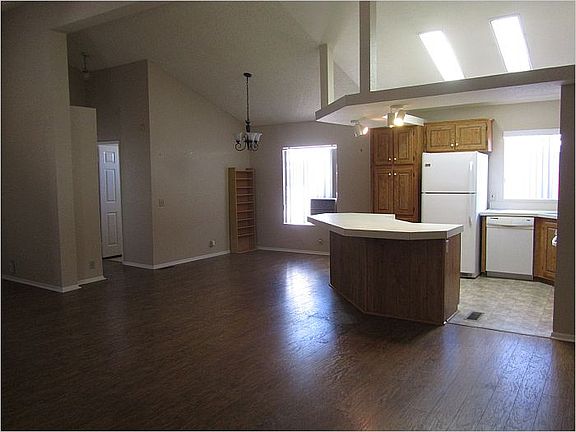 2nd image of 38029 Calle De Amor