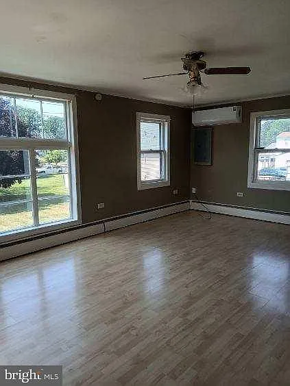 122 Commercial Ave #B — Photo 12