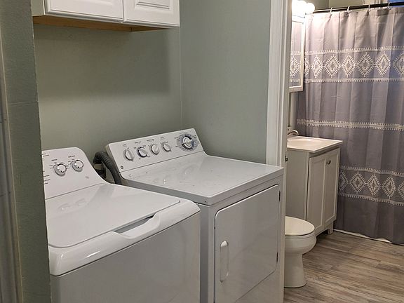 5th image of 209 1/2 Green St #1/2