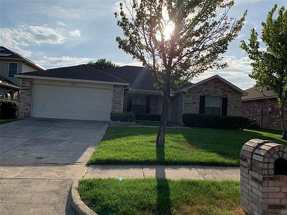 5th image of 615 Claiborn Ln
