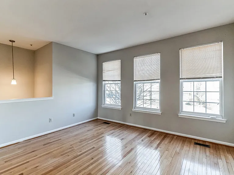 487 Fort Hill Cir — Photo 7