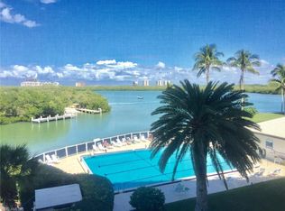 15 Bluebill Ave APT 205, Naples, FL 34108