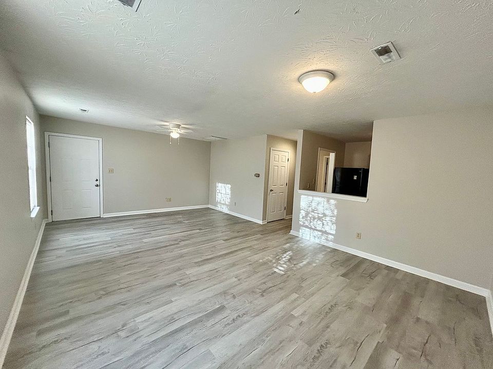 1st image of 204 Joey Way Unit 4