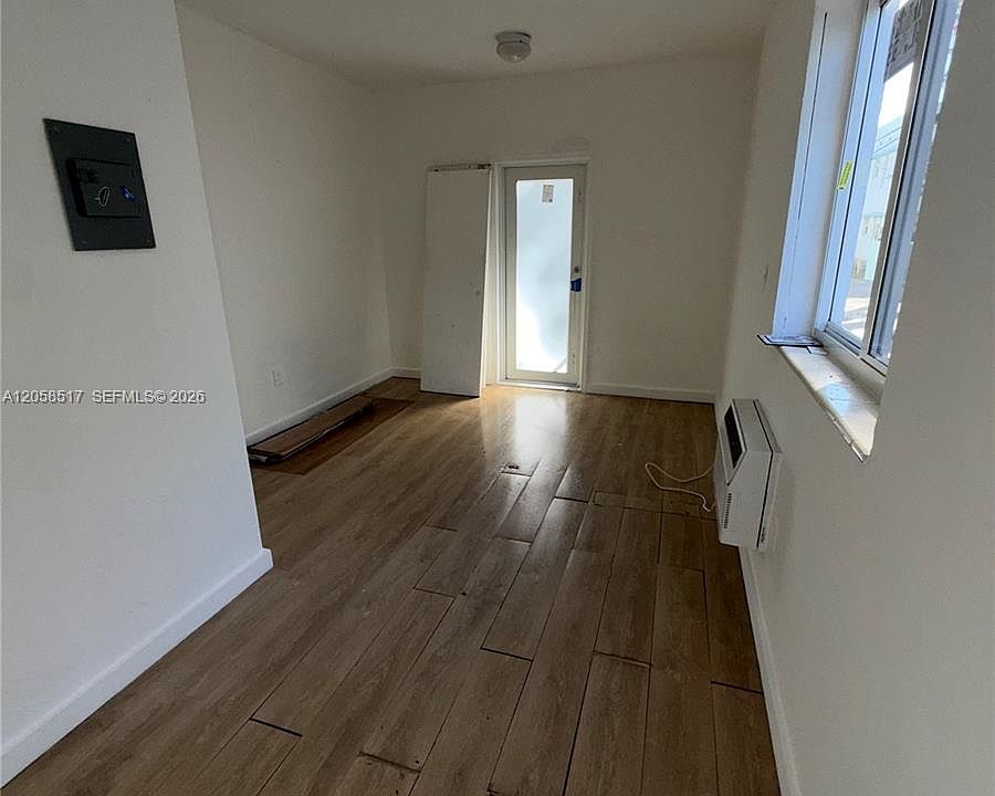 2nd image of 1026 Euclid Ave APT 10