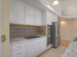 1015 Oak Dr, Vista, CA 92084