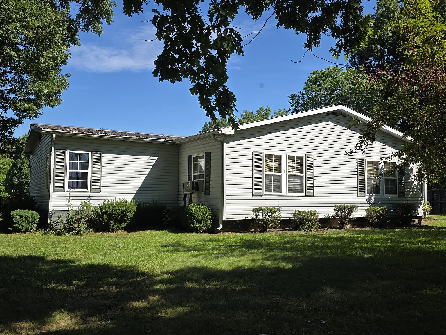3 bed, 1824 sqft, $1,500 — Photo 2
