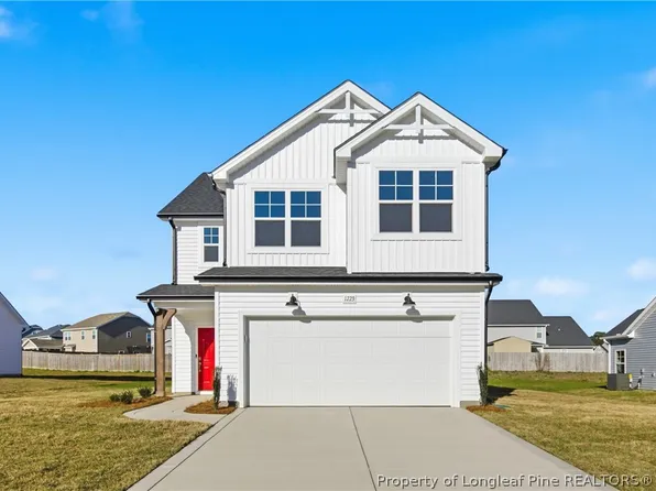 1723 Man O War Dr, Hope Mills, NC 28348