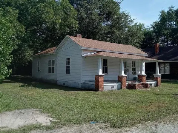 311 Dixon St, Mullins, SC 29574