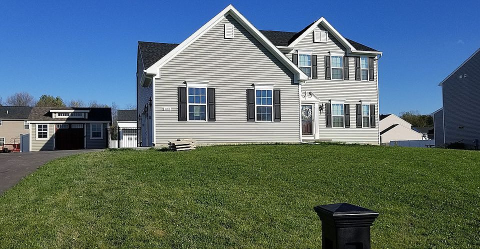 1st image of 104 Pacer Way
