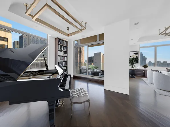 556 Third Avenue image 8 of 24