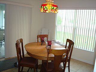 4th image of 513 SW 26th St