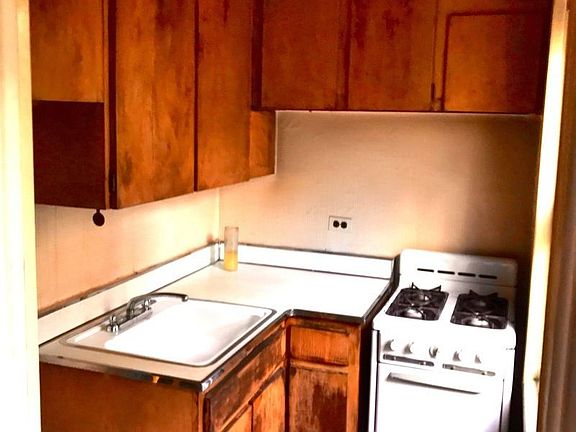 2nd image of 205 E 77th St APT 2J