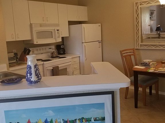 5th image of 850 S Tamiami Trl APT 706