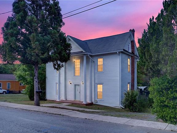 3rd image of 1386 Church St