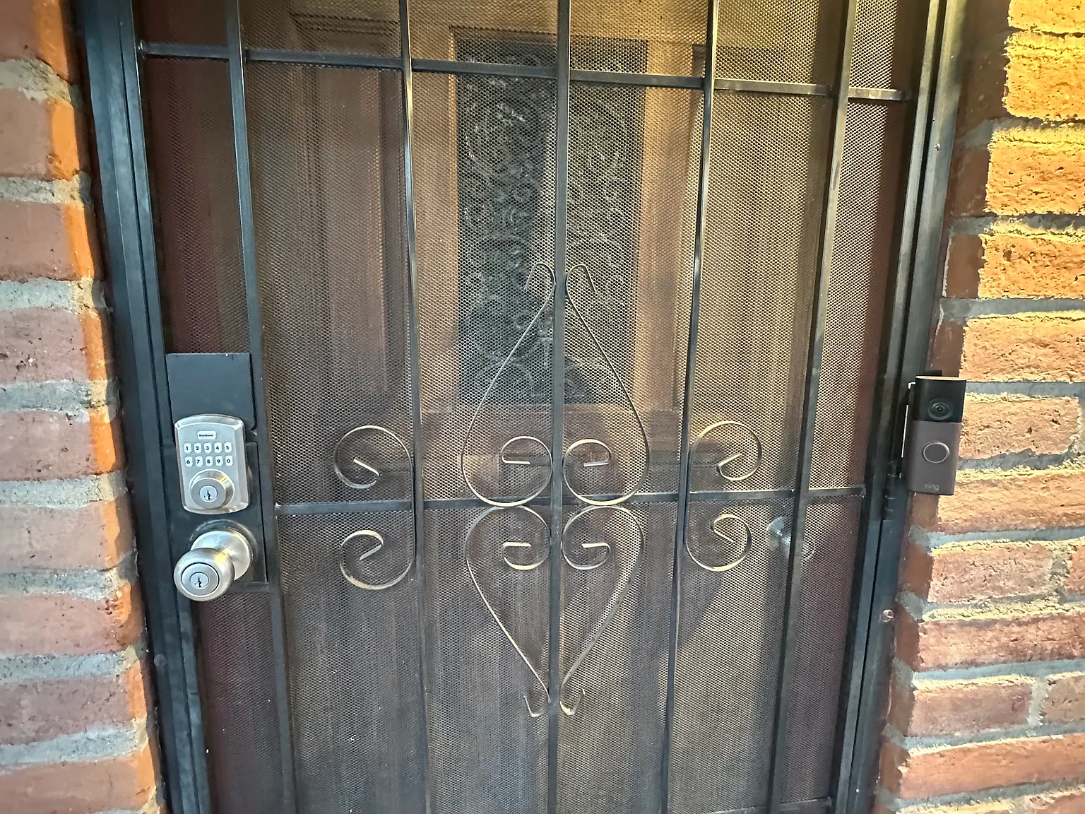 2 bed, 1100 sqft, $1,600 — Photo 3