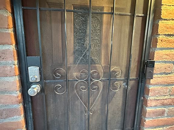 3rd image of 2821 E Presidio Rd