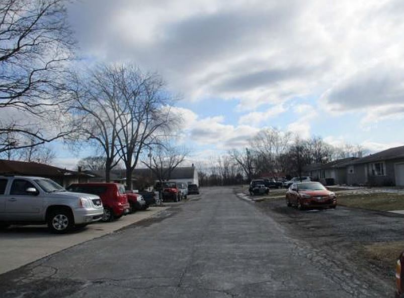 2nd image of 830 W 39th Ave