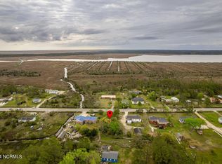 807 Merrimon Rd, Beaufort, NC 28516