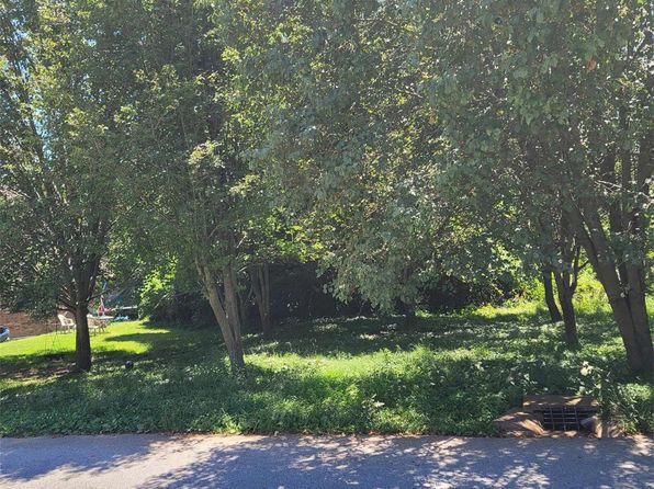 9 Westward Trails Dr, Imperial, MO 63052