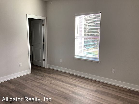 4th image of 1410 NW 5th Ave #12891596