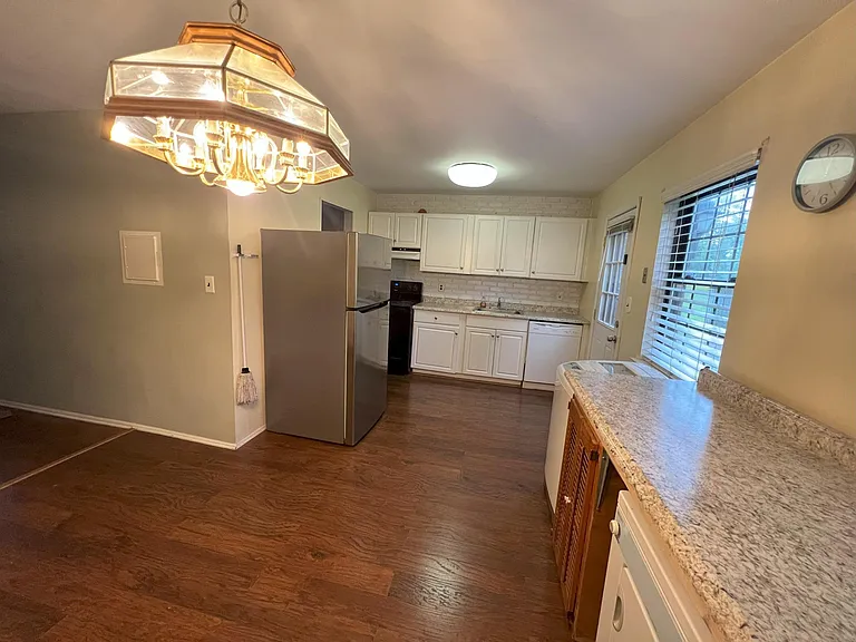 54 Village Green Way — Photo 18