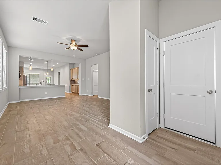 516 Shine Ct — Photo 8